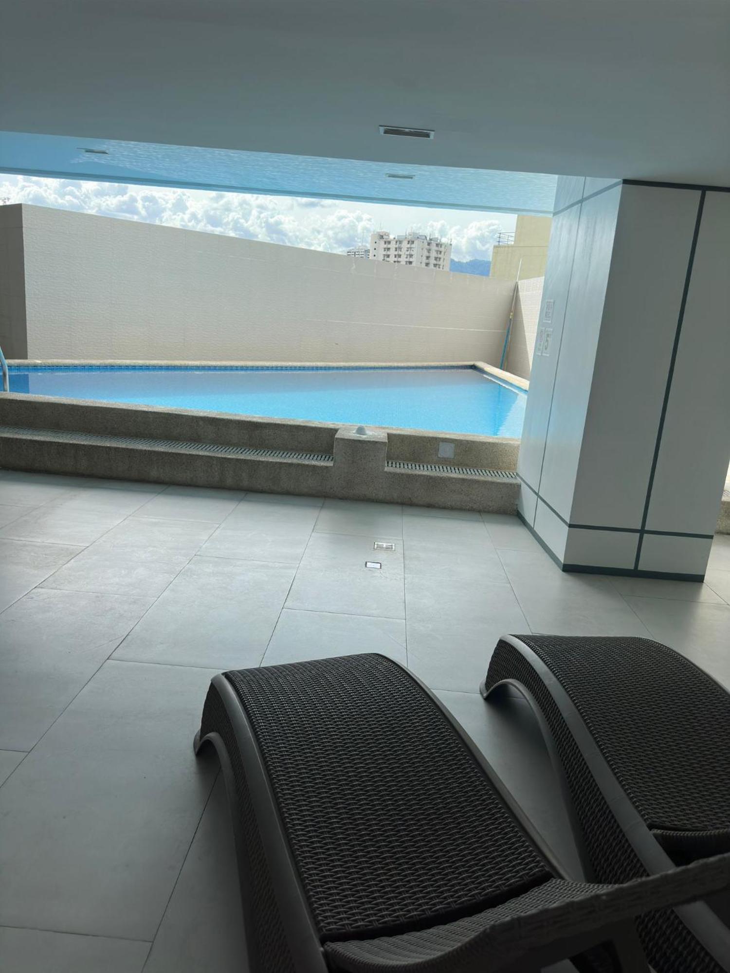 Modern & Comfy Studio - Steps From Ayala Mall, Cebu City Eksteriør bilde