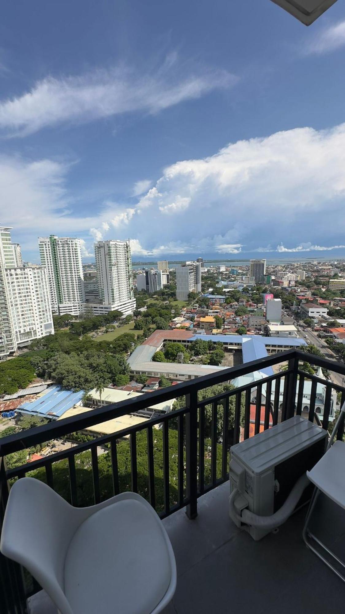 Modern & Comfy Studio - Steps From Ayala Mall, Cebu City Eksteriør bilde